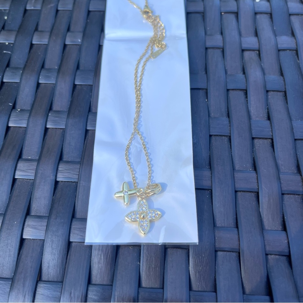Gold clover Pendant Necklace